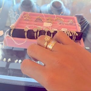 Meet your Posher, Lhyn